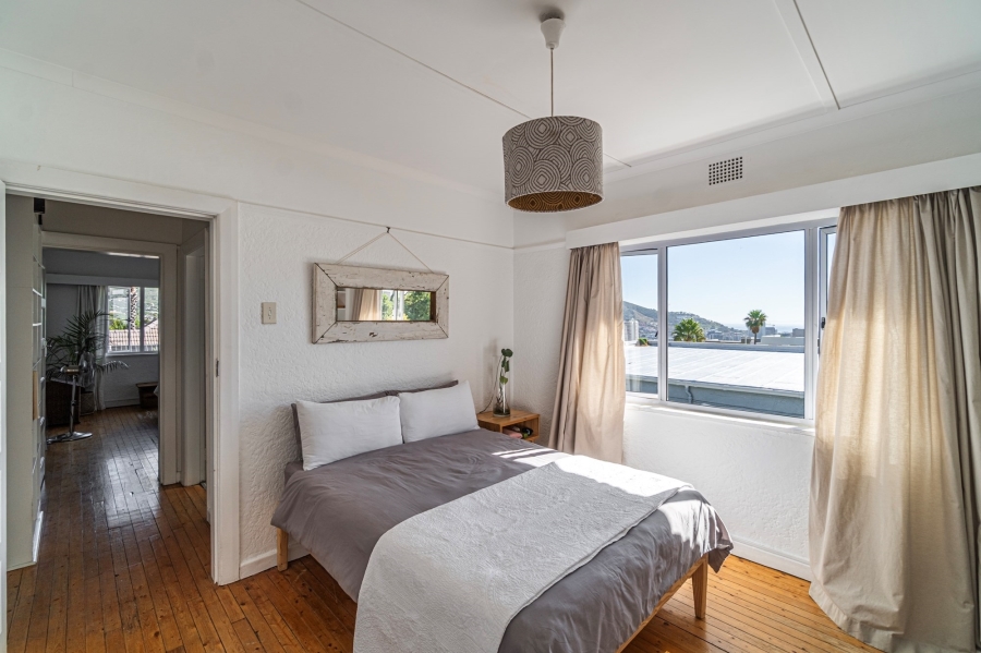 2 Bedroom Property for Sale in Vredehoek Western Cape